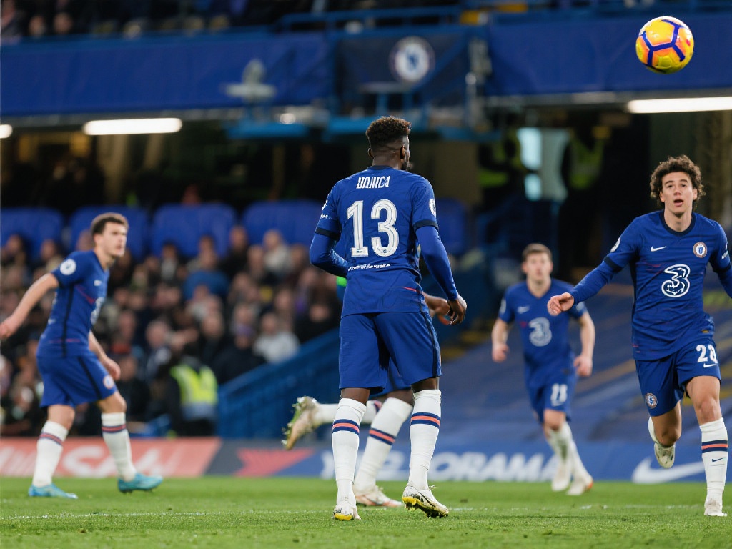 英超争四白热化！切尔西逆转曼城重返前四